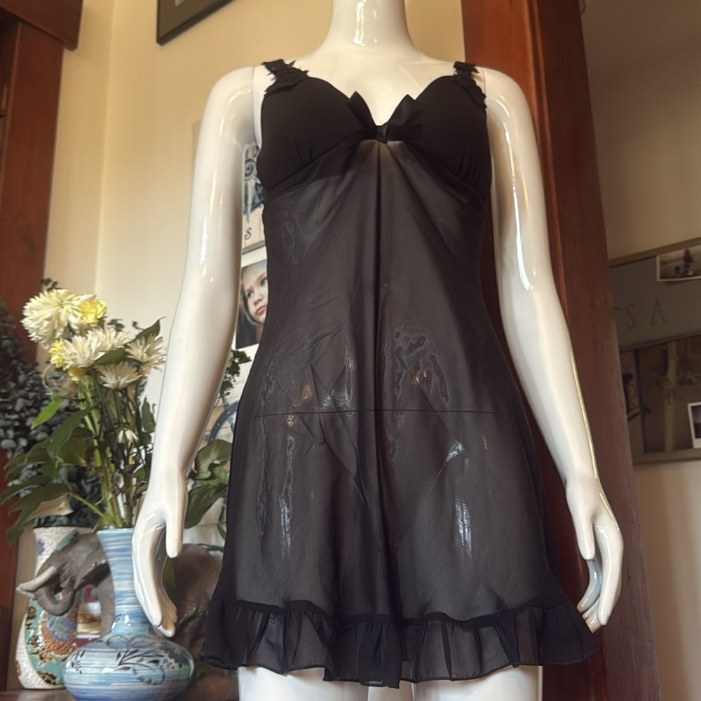La Vie en Rose size small intimate night gown(short). Sheer bottom, solid…
